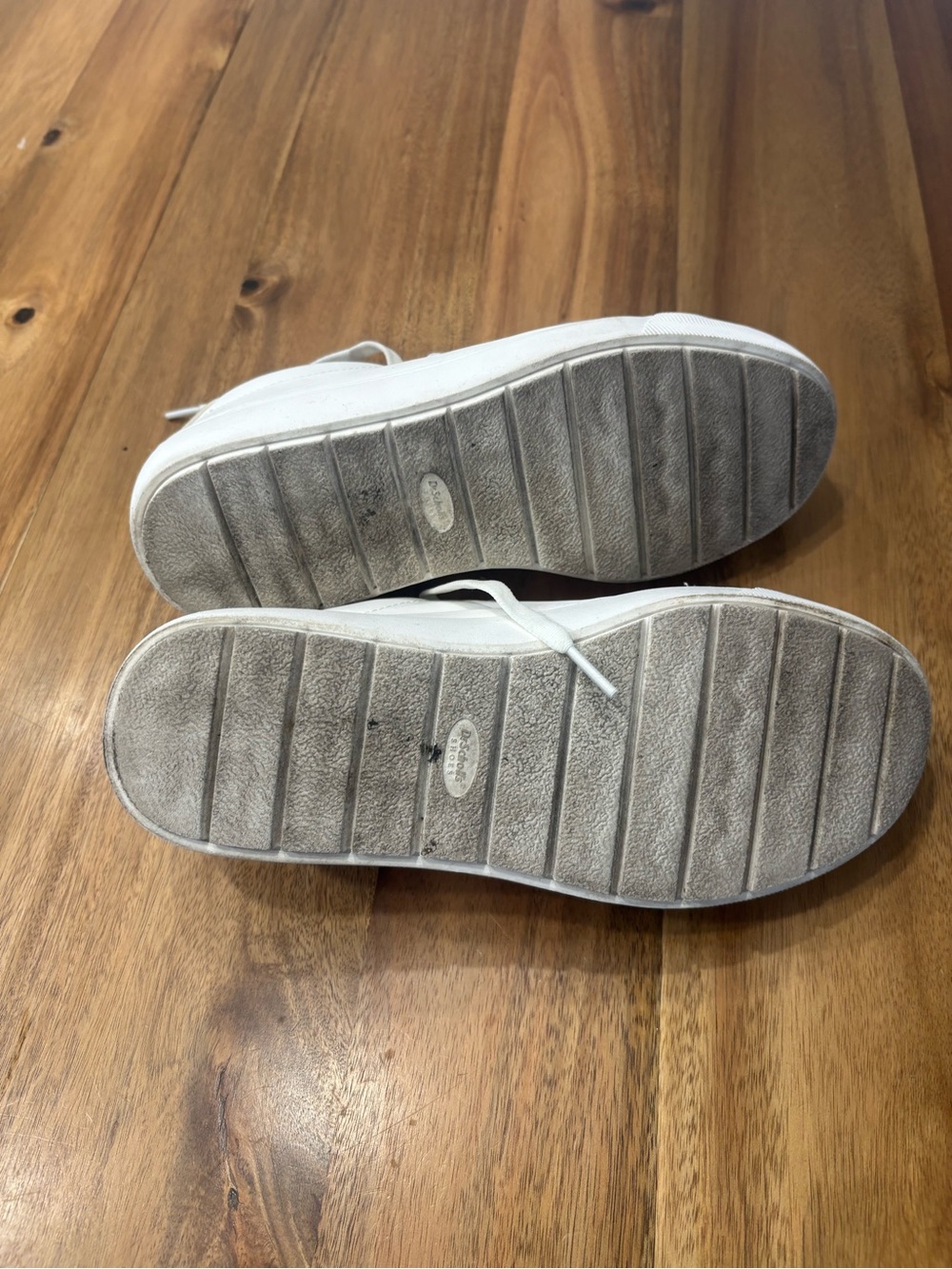 Dr. Scholl's White Sneakers with Light Blue Insole - Picture 3 of 3
